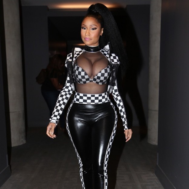 Nicki Minaj Sexy Clothing Thefappening