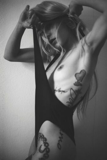Stella Di Plastica Topless (12 Photos)