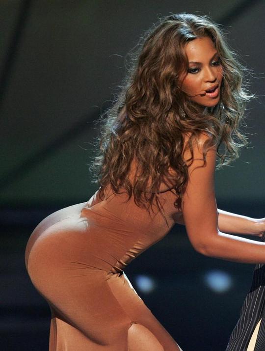 Poll: Jennifer Lopez vs. Beyonce