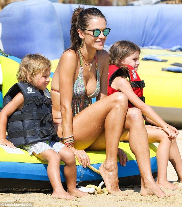 Alessandra Ambrosio in a Bikini (29 Photos)