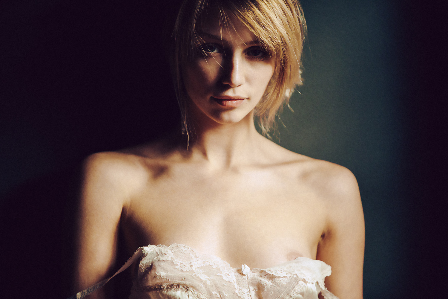 Cailin Russo Topless (9 Photos)