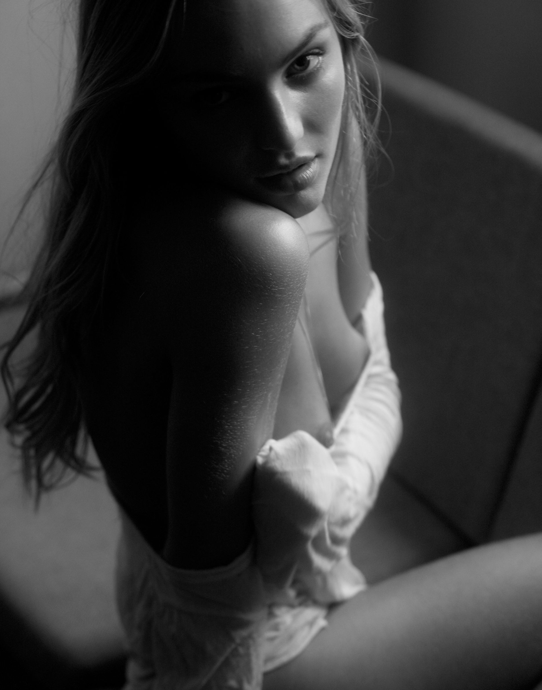 Candice Swanepoel Topless (9 Photos)