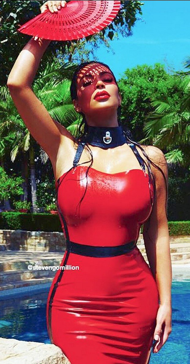 Kim Kardashian Sexy (6 Photos)