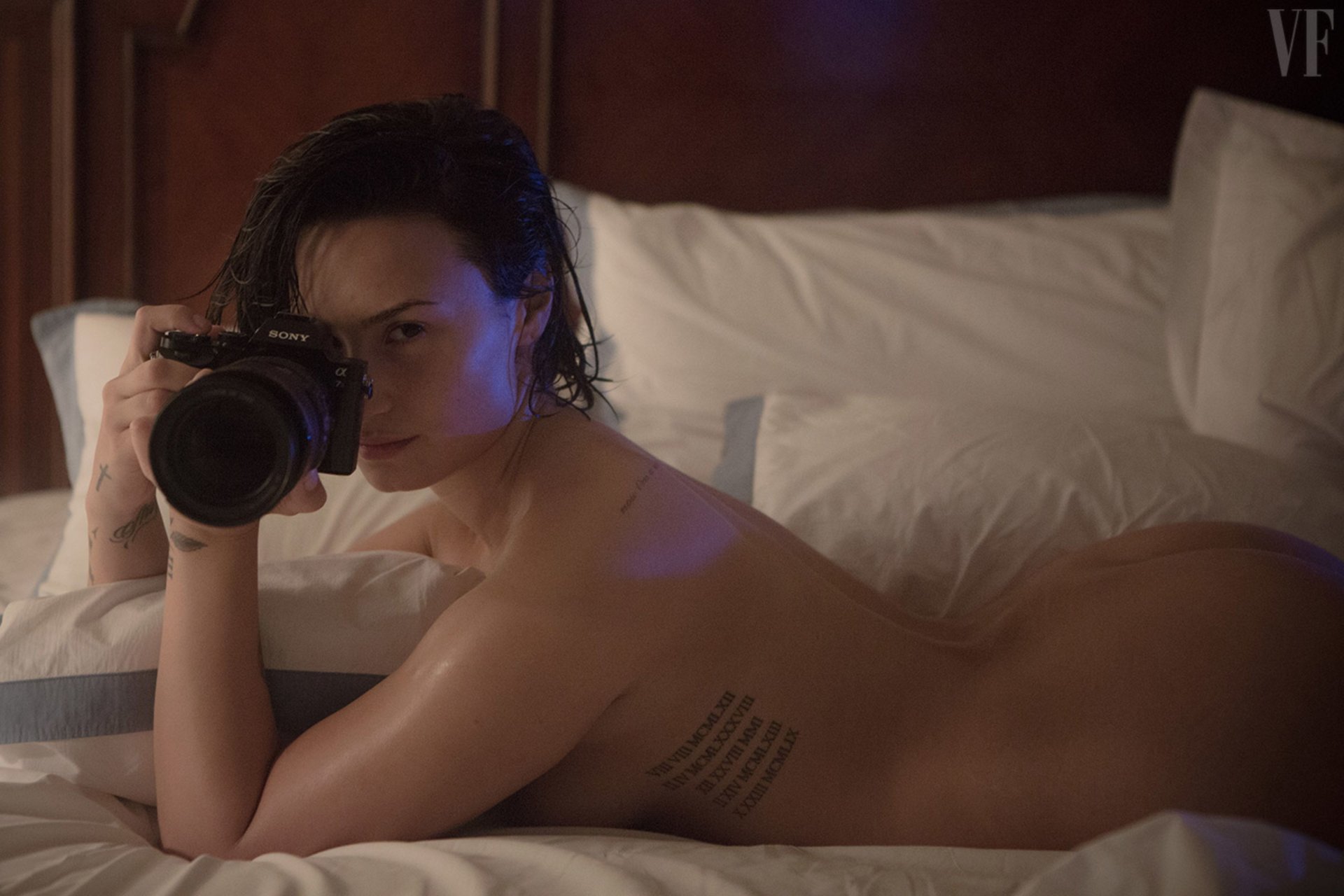Demi Lovato Nude (9 Photos)