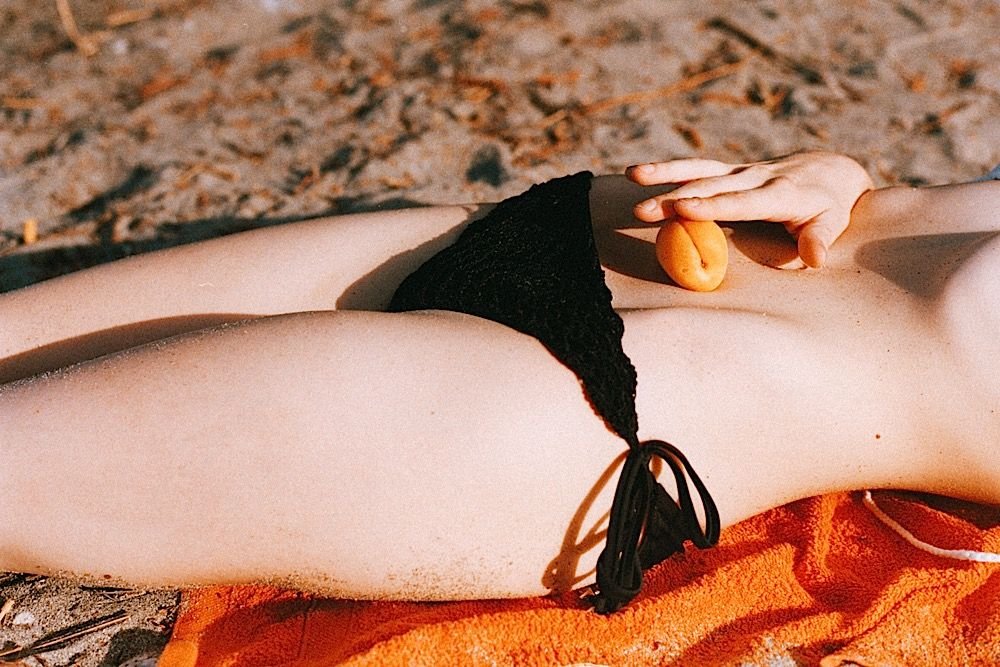 Elle Brittain Sexy &amp; Topless (37 Photos)
