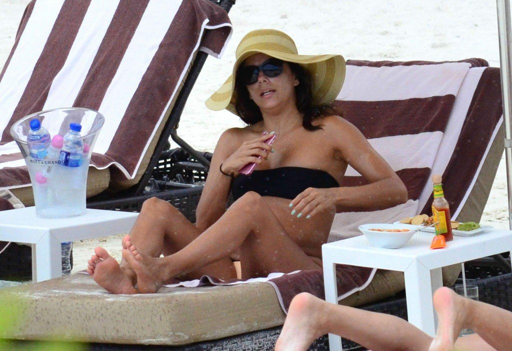 Eva Longoria in a Bikini (20 Photos)