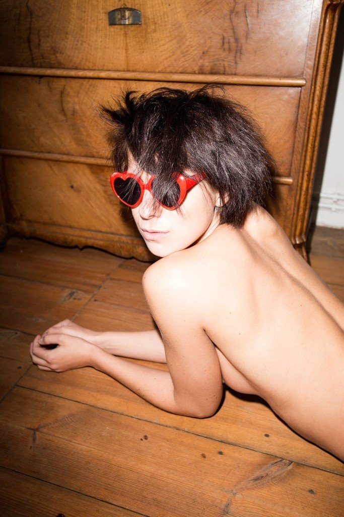 Franzi Skamet Nude &amp; Sexy (11 Photos)