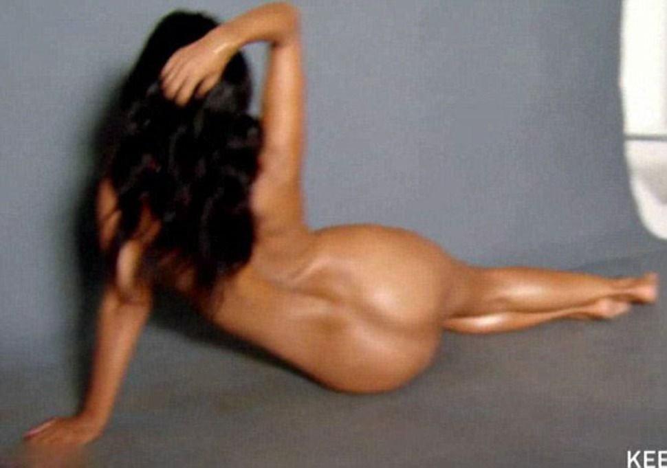 Kourtney Kardashian Naked (4 Photos)