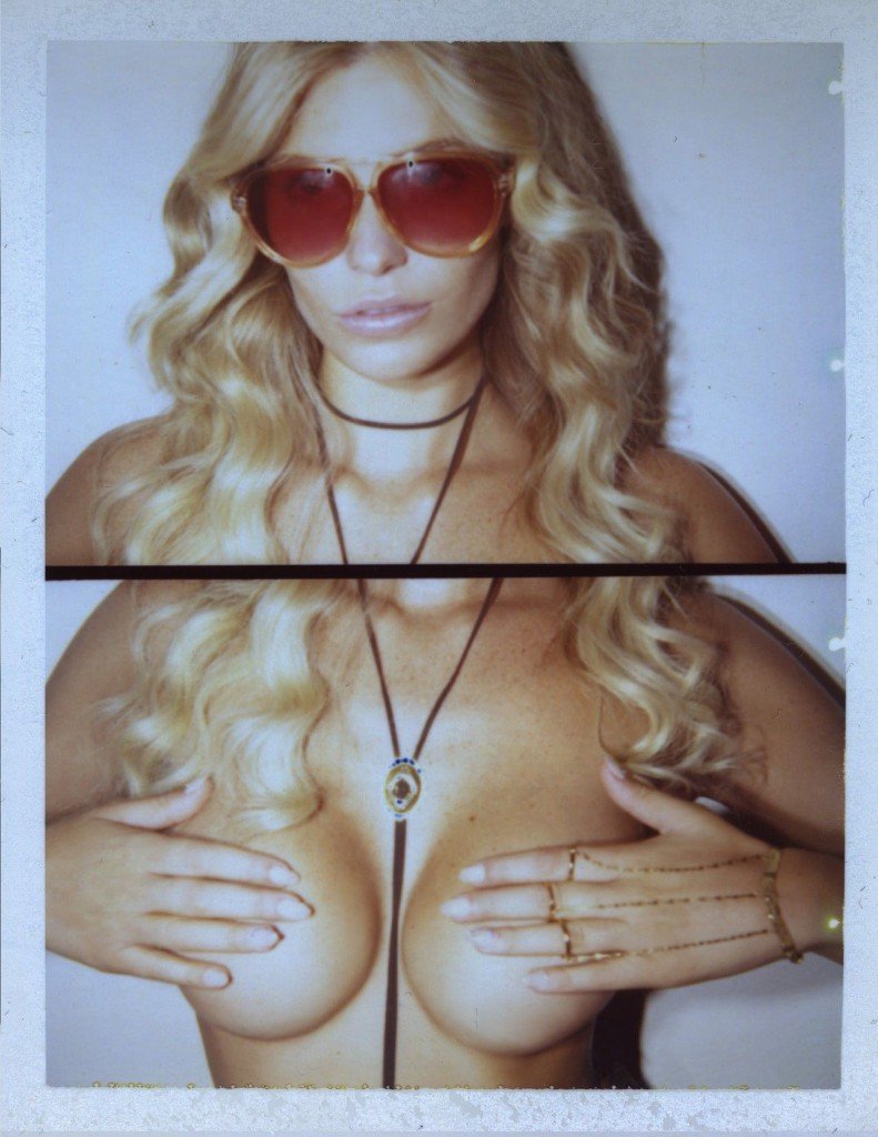 Samantha Hoopes Sexy &amp; Topless (12 Photos)