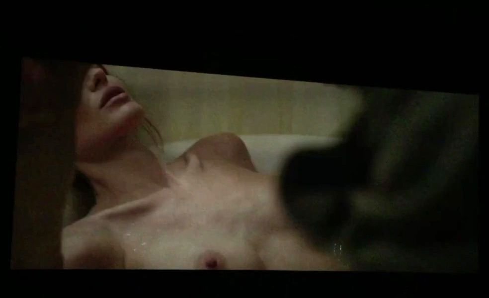 Angelina Jolie Topless (10 Photos + Video)