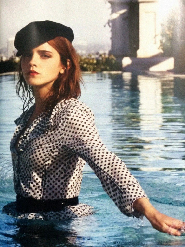 Emma Watson Sexy (2 Photos)