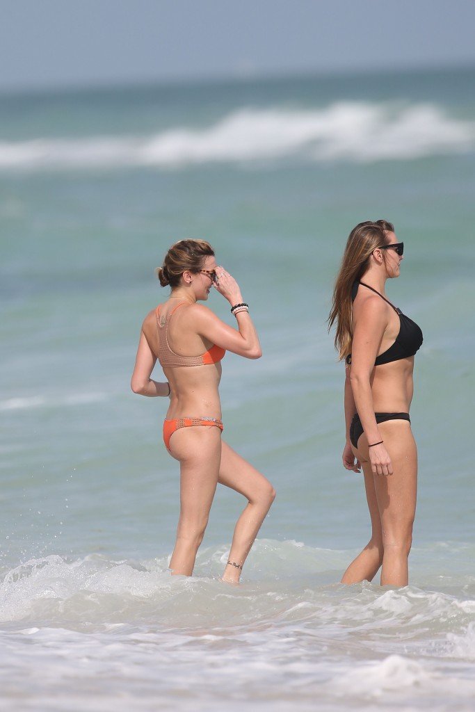 Katie Cassidy in a Bikini (52 Photos)