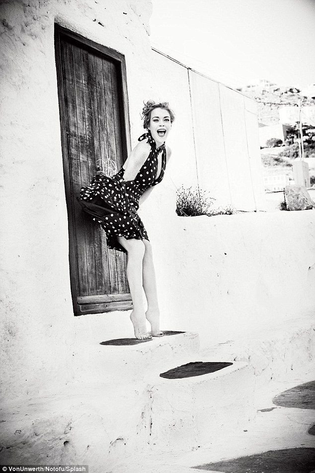 Lindsay Lohan See Through &amp; Sexy (20 Photos)