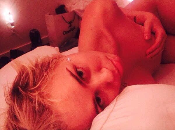 Miley Cyrus Topless (3 New Photos)