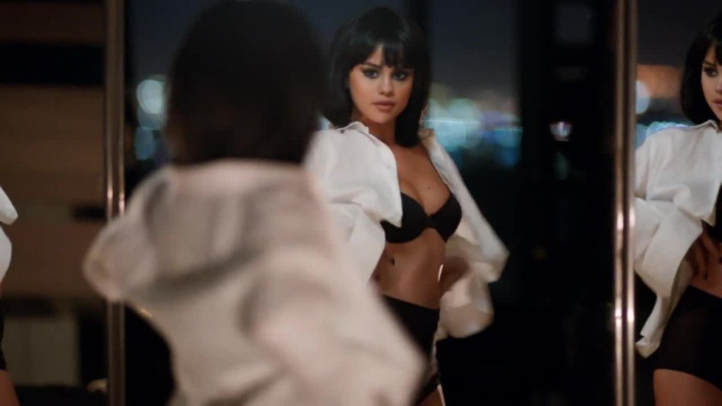 Selena Gomez Sexy (19 Photos + Gifs)