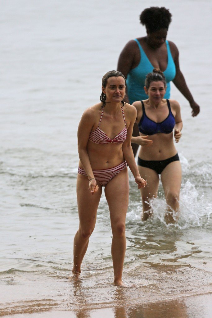 Taylor Schilling in a Bikini (17 Photos)