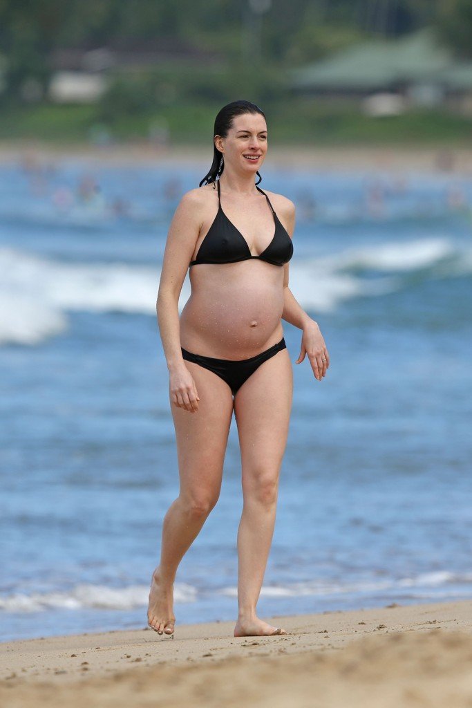 Anne Hathaway in a Bikini (38 Photos)