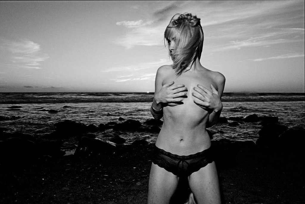 Brea Grant Topless (4 Photos)