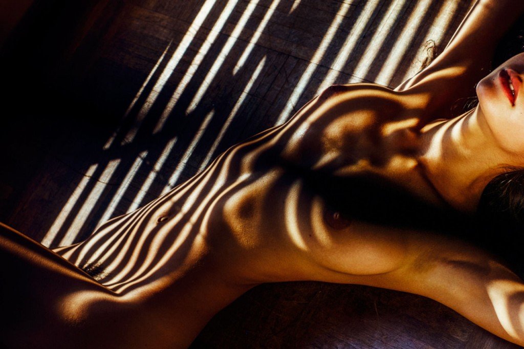 Emilie Payet Nude (12 Photos)