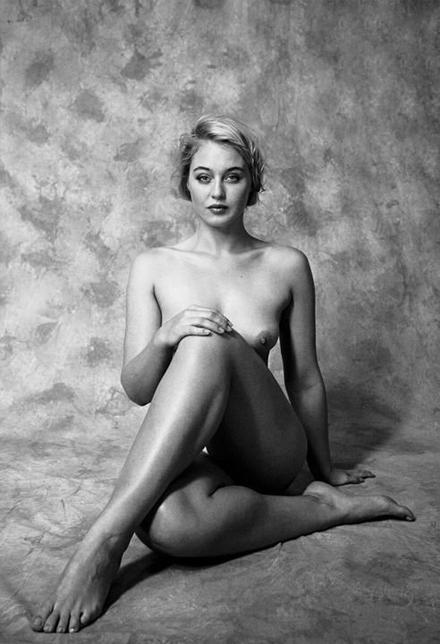 Iskra Lawrence Nude &amp; Sexy (27 Photos)