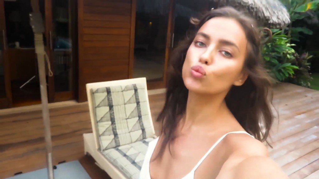 Irina Shayk Sexy &amp; Topless (220 Photos)