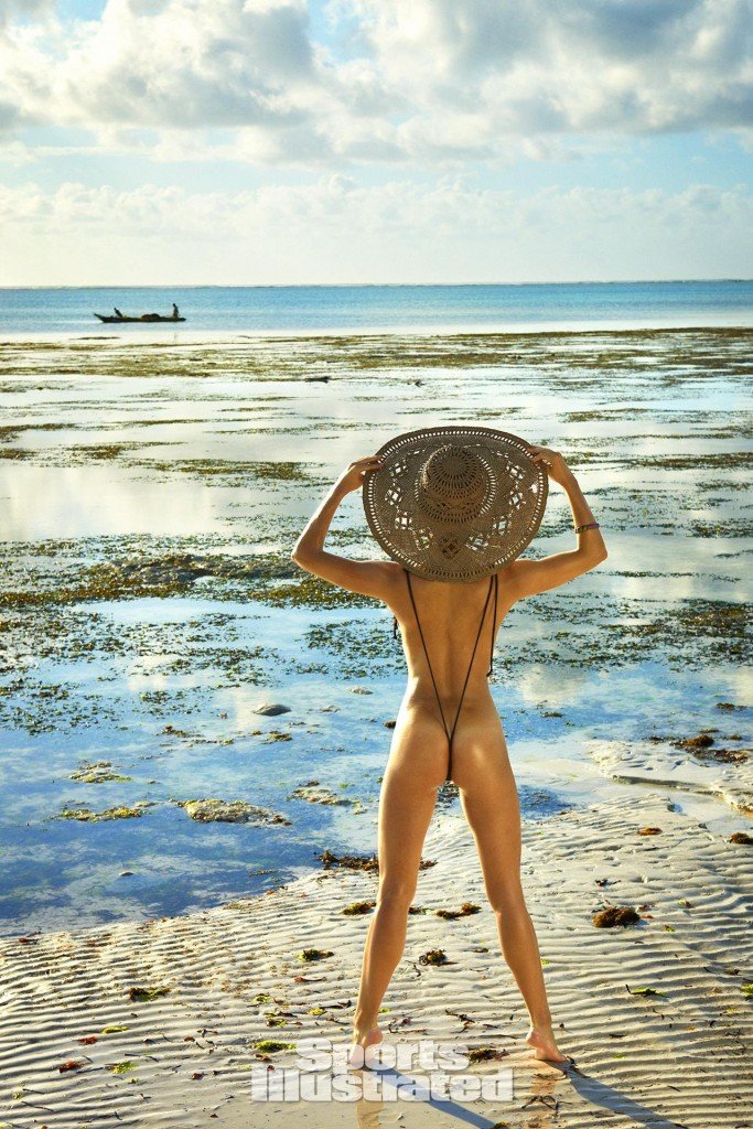 Nina Agdal Nude, Sexy &amp; Topless (35 Photos)