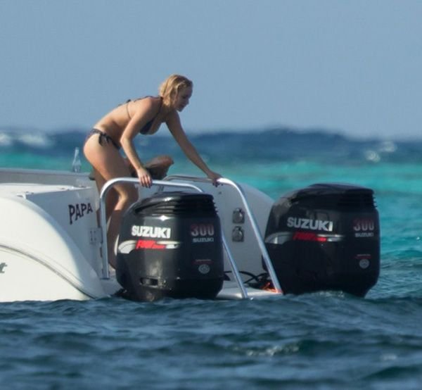 Jennifer Lawrence in a Bikini (38 Photos)