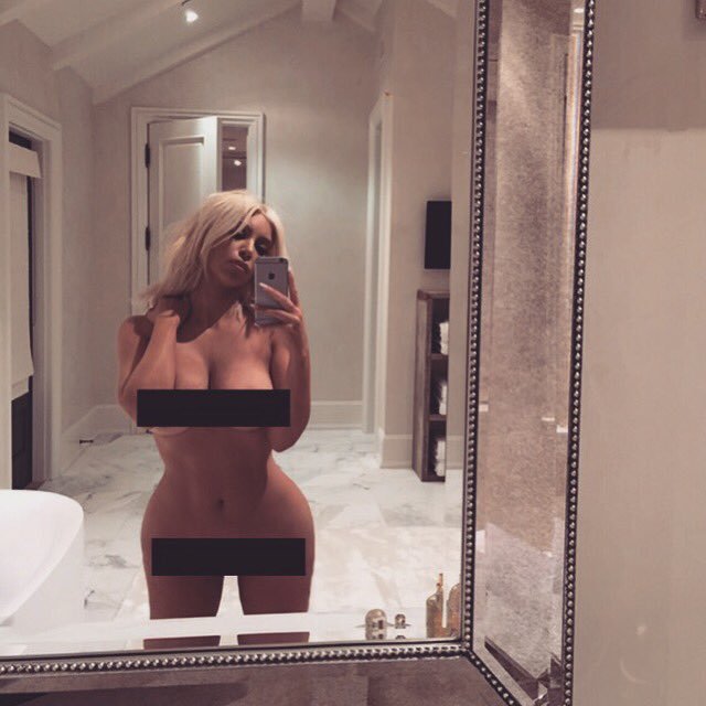 Kim Kardashian Naked (1 Selfie Photo)