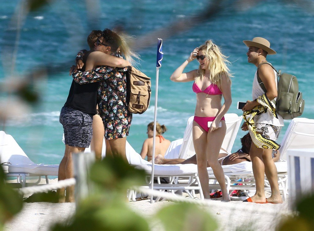 Ellie Goulding in a Bikini (23 Photos)