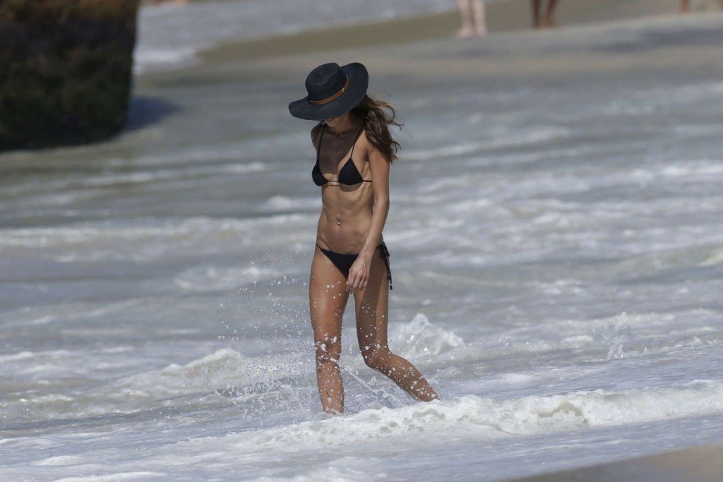 Izabel Goulart in a Bikini (38 Photos)