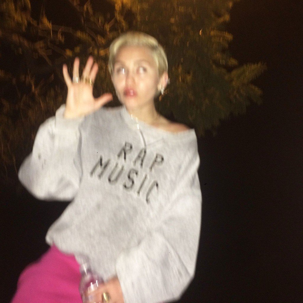 Miley Cyrus Leaked (27 Photos)
