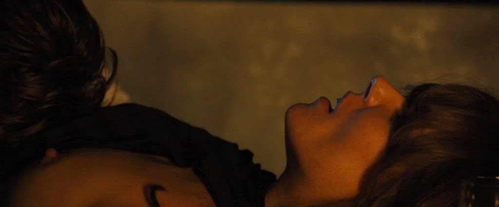 Sienna Miller Nude – High-Rise (2015) HD 720p/1080p
