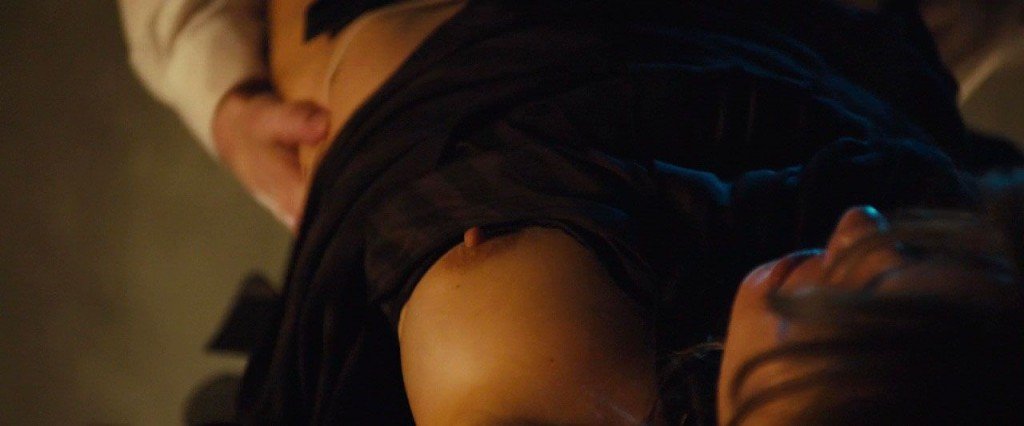 Sienna Miller Nude – High-Rise (2015) HD 720p/1080p