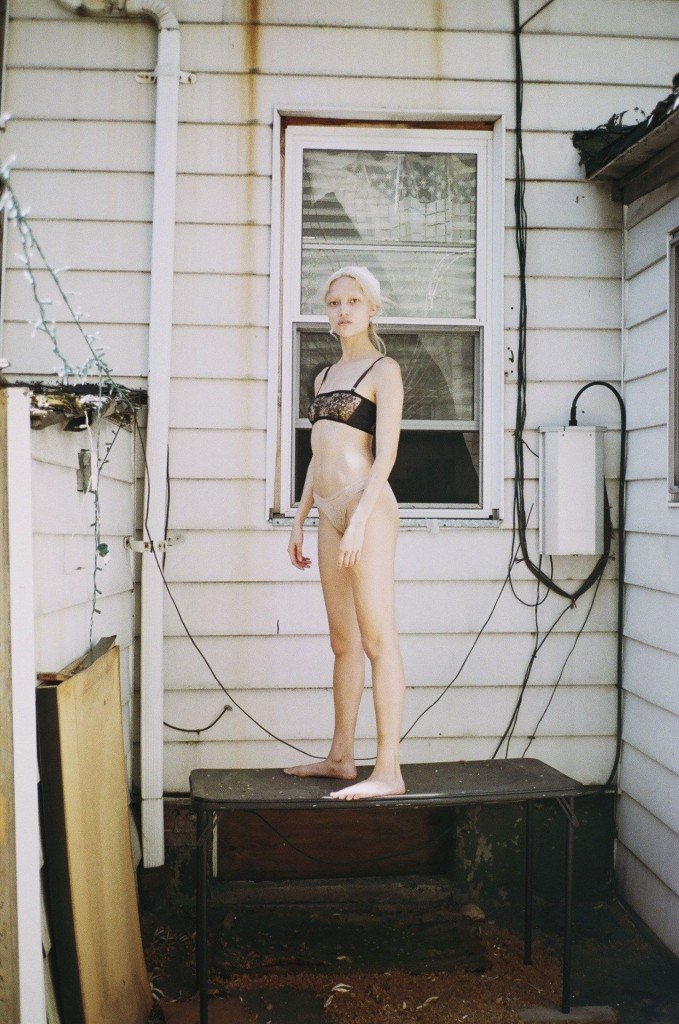 Charlotte Carey Sexy &amp; Topless (13 Photos)
