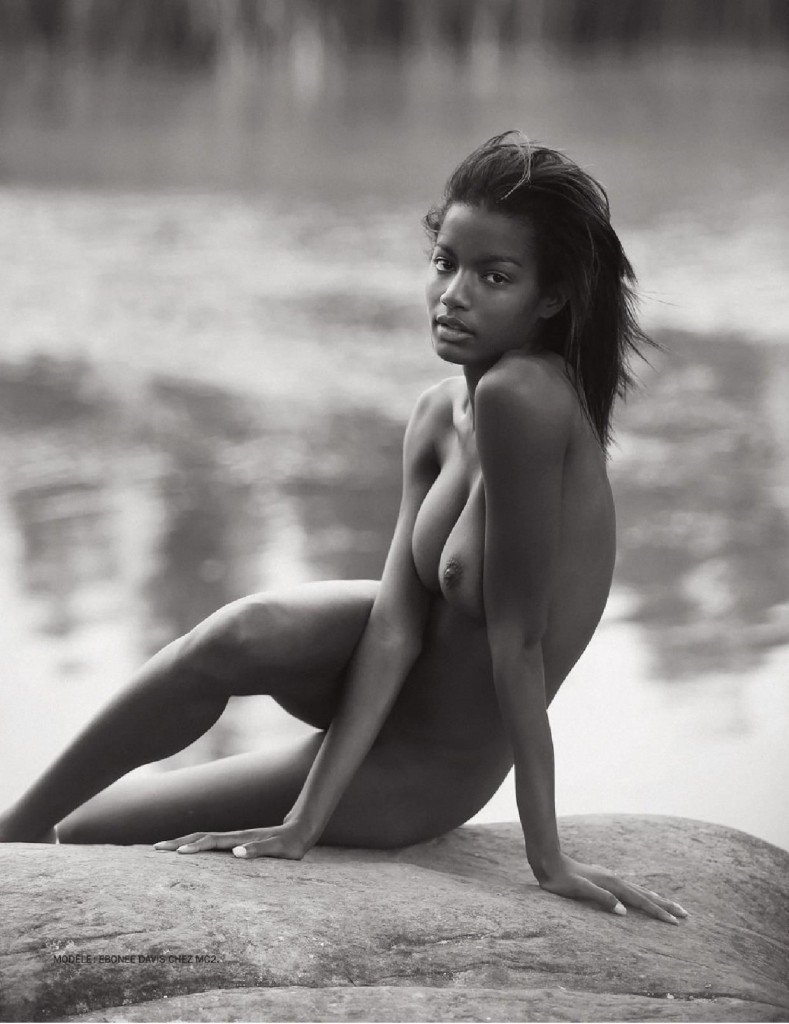 Ebonee Davis Nude &amp; Sexy (11 Photos)