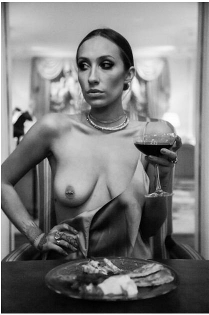 Gaia Matisse Topless (3 Photos)