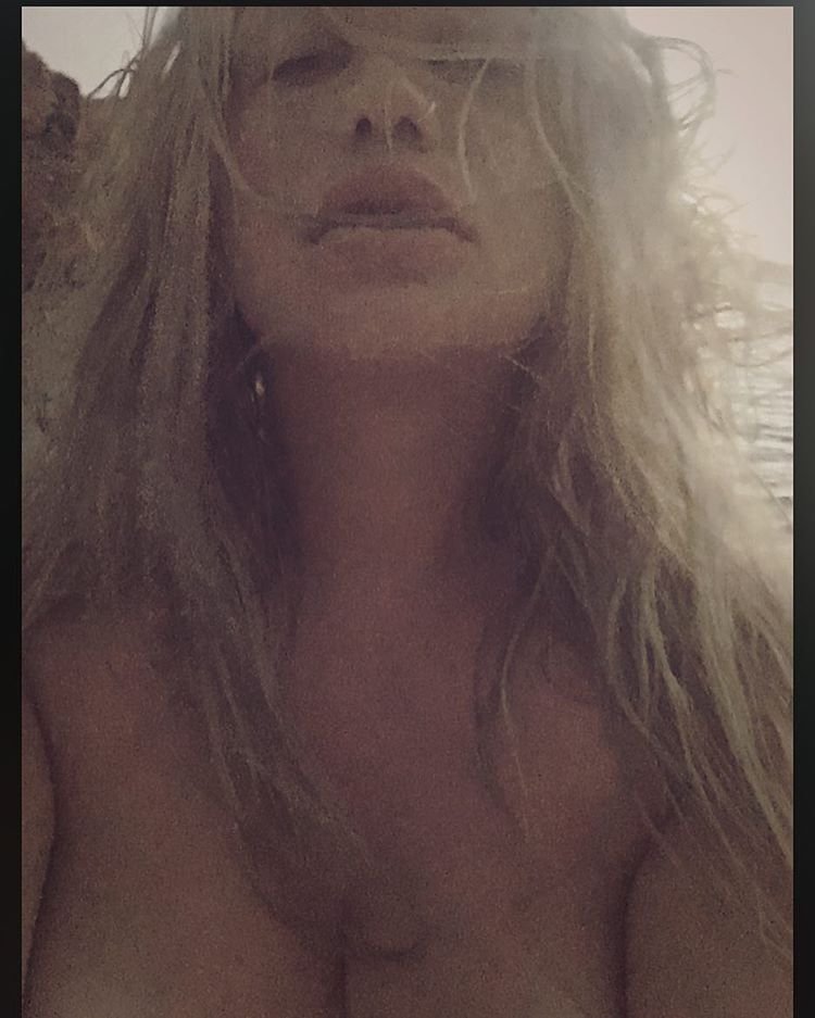 Kesha naked photos