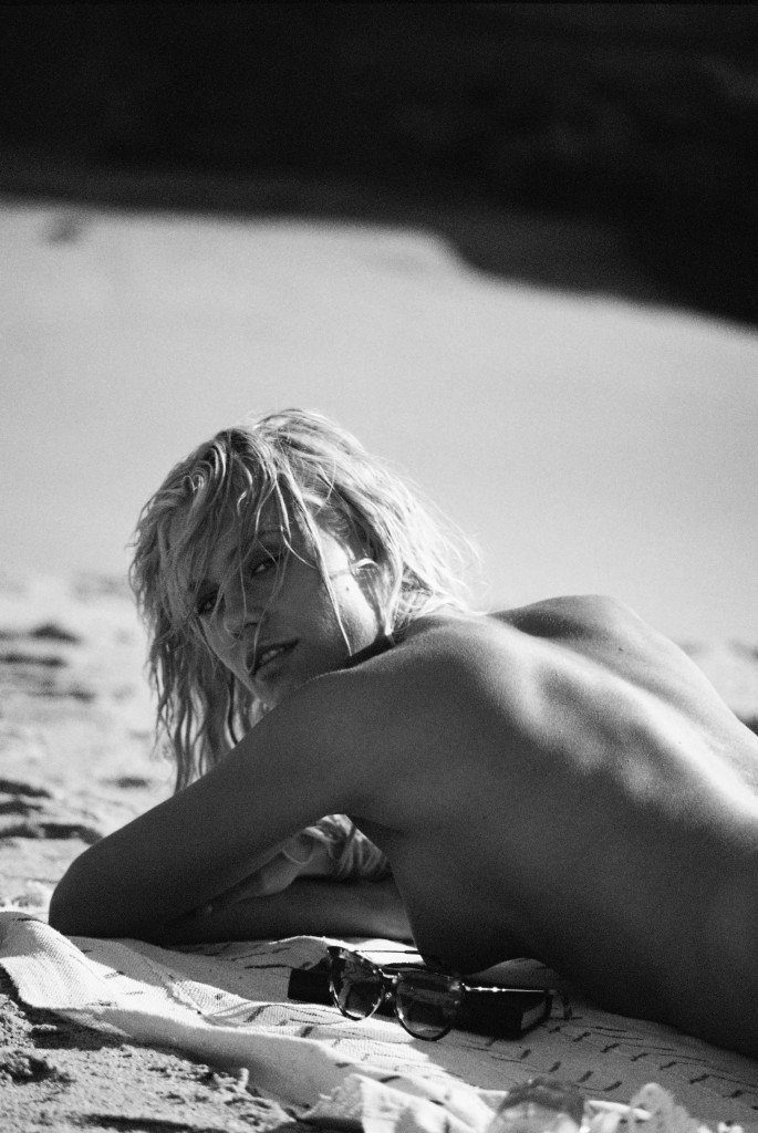 Becca Hiller Sexy &amp; Topless (77 Photos)