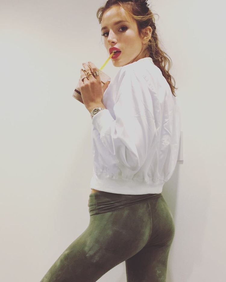 Bella Thorne Sexy (8 Hot Photos)