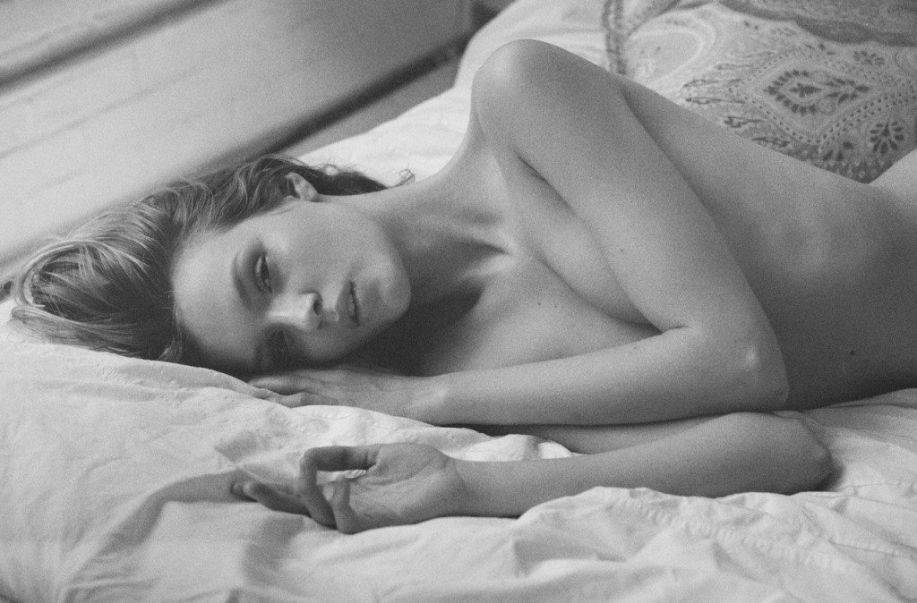 Josephine Skriver Topless (2 Photos)