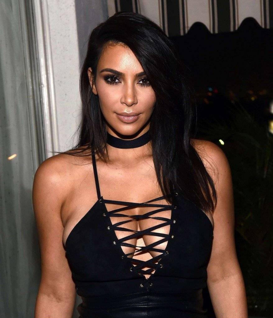 Kim Kardashian Sexy (5 Hot Photos)