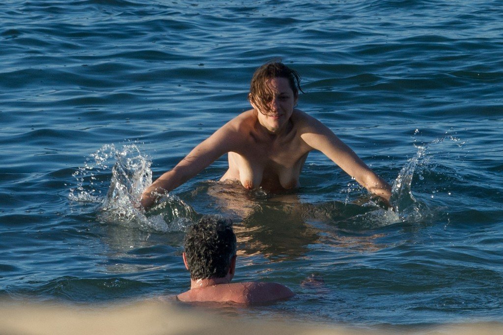 Marion Cotillard Topless 13