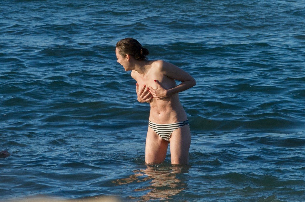 Marion Cotillard Topless (34 Photos)