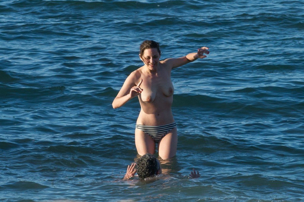 Marion Cotillard Topless (34 Photos)