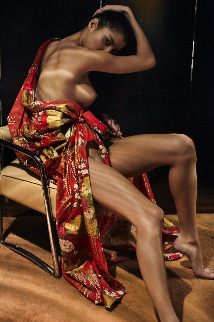 Emilie Payet Nude (6 Photos)