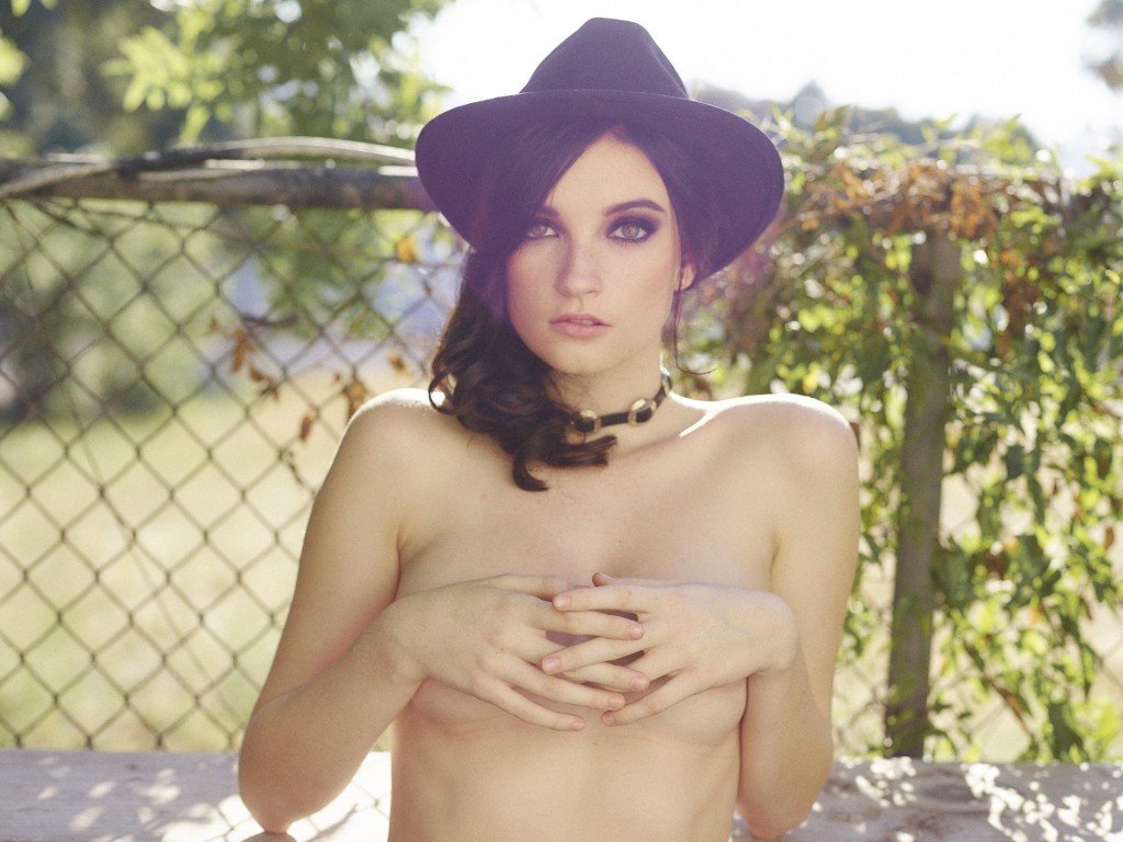 Hannah Masi Nude &amp; Sexy (109 Photos)
