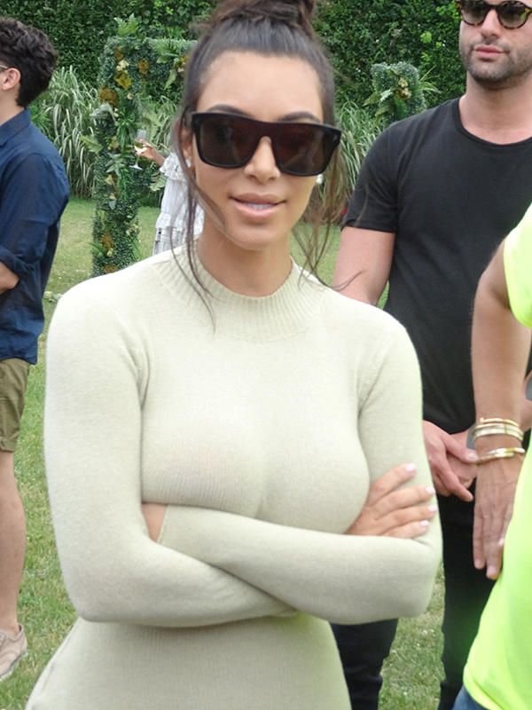 Kim Kardashian Sexy (16 New Photos)