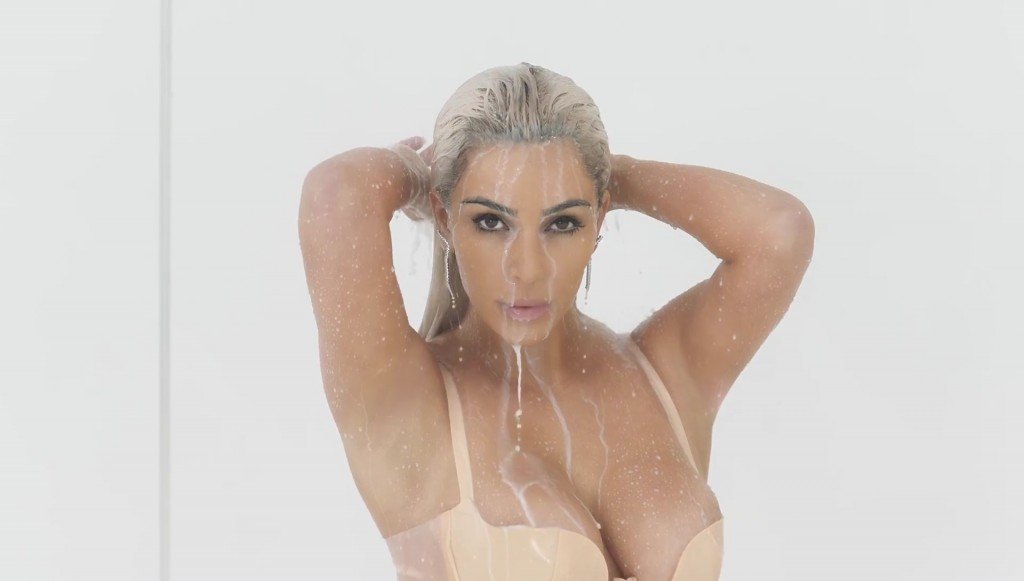 Kim Kardashian Sexy (5 Photos + Gifs)