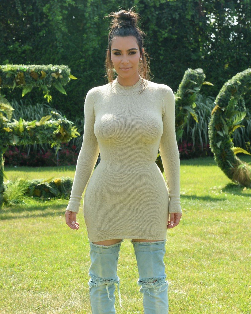 Kim Kardashian Sexy (16 New Photos)