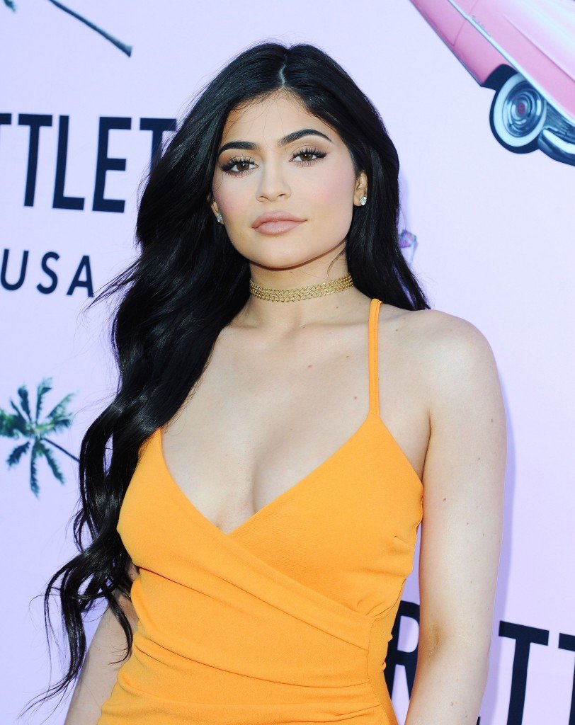 Kylie Jenner Sexy (20 Photos + Video)